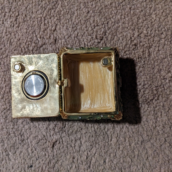 Rose covered trinket box - Picture 2 of 4